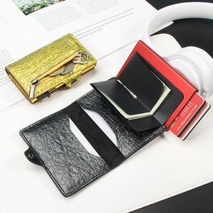 Cartera de Gran Capacidad para Hombre con Botón de Expulsión de Tarjetas, Bloqueo RFID y Protección para Tarjetas de Crédito - Product Image 2