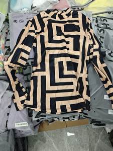 Vêtements d'été mixtes de haute qualité pour femmes, hauts, jupes, shorts élégants, lot pour la vente en gros, la <span class=keywords><strong>revente</strong></span>, l'exportation, les commandes en gros - Product Image 4