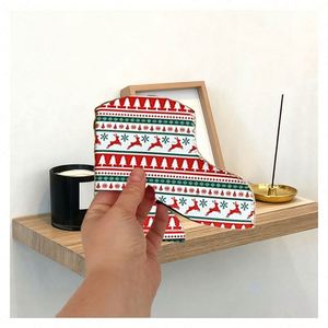Manchon de tasse en forme de botte de Noël festif, idéal pour les réunions à la maison, les fêtes de bureau ou les cadeaux. - Product Image 1