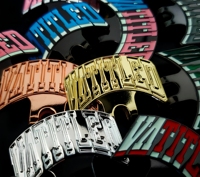 Clip de bord personnalisé de haute qualité pour chapeaux de golf Marqueur de balle en métal de conception libre en caoutchouc souple avec processus d'émail