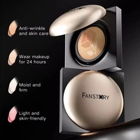 Base de Maquillage Hydratante, Illuminatrice, Apaisante et Correctrice en Formule Cushion avec Acide Hyaluronique, Niacinamide et Trehalose, Personnalisable et Très Demandée