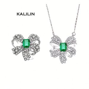 Conjunto de Collar, Pendientes y Anillo de Plata 925 con Circonita Corte Esmeralda Verde Esmeralda de 5x7mm, Diseño Floral, Regalo para Boda, Compromiso o Fiesta - Product Image 6