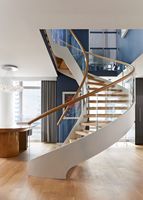 Marche en spirale en marbre sculpté de haute qualité, escalier circulaire en verre trempé, 1 pièce