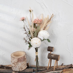 Bouquet de fleurs artificielles Yihua, roses blanches et roses, herbe séchée, décoration d'intérieur, arrangement de mariage CF01237 - Product Image 1