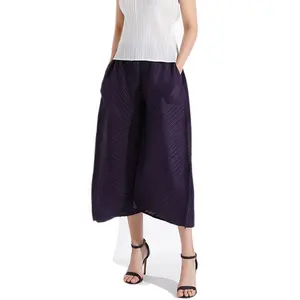 Celana Kaki Lebar Wanita Mode Besar Musim Semi dan Musim Panas Baru Warna Solid Lipit Longgar Kasual Capris