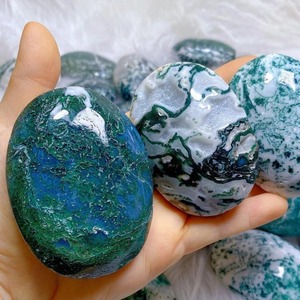 Pierre de méditation ovale en agate mousse naturelle polie CrystaHola, vente en gros, artisanat en vrac, écologique, cristal de haute qualité - Product Image 5