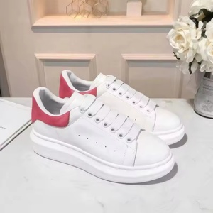 2026 Mocassins de luxe confortables en cuir véritable, style baskets, automne, coupe basse, semelle épaisse, rehaussant, lacets blancs, camouflage, pour couples - Product Image 1