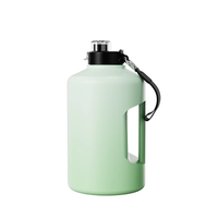 Bouteille d'eau de grande capacité de 40oz 64oz pour la salle de sport Bouteille en acier inoxydable avec poignée et clic élevé