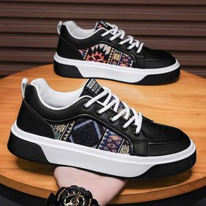 Populaire 2025 automne chaussures pour hommes nouvelles chaussures de planche à <span class=keywords><strong>la</strong></span> mode décontractées à <span class=keywords><strong>la</strong></span> mode et polyvalentes Internet <span class=keywords><strong>rouge</strong></span> chaussures de sport à semelles épaisses - Product Image 2