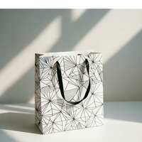 Sac en papier recyclé de taille moyenne avec poignée découpée, réutilisable, directement de l'usine, pratique pour les courses