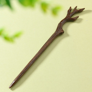 Épingle à cheveux en racine d'arbre ancien, style antique, bois sculpté, épingle à cheveux haut de gamme, accessoire pour cheveux Hanfu, épingle à cheveux en bois brut de racine d'arbre ancien - Product Image 2