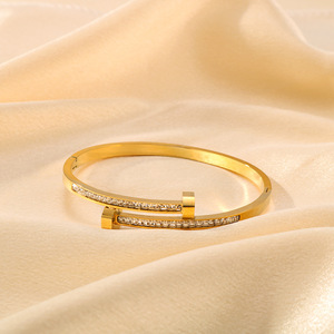 Bracelet clou en acier inoxydable plaqué or 18 carats pour femme, incrusté de zircons étincelants, bijou de luxe 2026 - Product Image 1