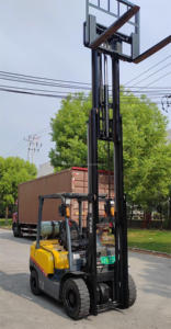 High Quality <b>Used</b> TCM 3T Forklift with Original ISUZU Diesel / GAS Engine for Retail Industries Direct From Japan 3T 5T 10T 20T - Product Image 3