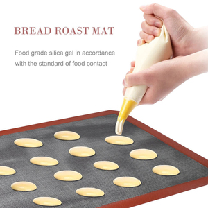 Tapis de cuisson en silicone réutilisable, antidérapant, antiadhésif et résistant à la chaleur pour l'étalage et la cuisson des pâtes - Product Image 5
