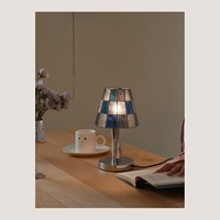 Lampe de table vintage haut de gamme en vitrail avec ampoule LED E14 pour chambre et bureau – Éclairage de luxe