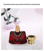 Flacon de parfum carré artisanal incrusté de diamants, en verre vide, finition métallique, flacon haut de gamme pour décantation