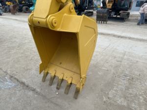 Excavatrice sur chenilles Komatsu d'occasion série PC70, excellent état, moteur Cummins, pompe hydraulique, poids opérationnel de 7 tonnes, prix avantageux - Product Image 6