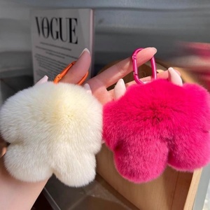 Porte-clés en peluche Pom Pom en poils de lapin, poupée vache mignonne de dessin animé, breloque de sac, pendentif suspendu, porte-clés de voiture, cadeau - Product Image 6