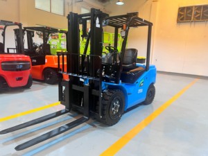 3ton לילית מלגזה | 4.5 מ 'גובה להרים | 8 תשלום מהיר | אפס פליטה | מחסן & מומחה מפעל - Product Image 5