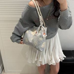 กระเป๋าสะพายไหล่และที่จับด้านบนสำหรับผู้หญิงปักลายดอกไม้วินเทจ - Product Image 6