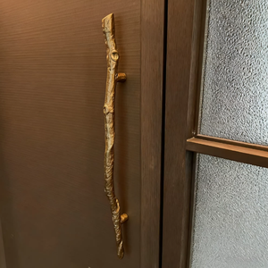 Manijas de Puerta con Diseño de Ramas de Árbol Personalizadas para Habitaciones de Hotel, Clubes y Puertas de Vidrio - Product Image 1