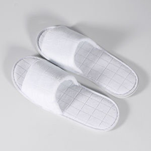 Pantuflas de Hotel Personalizadas Disponibles a través de Suministro al por Mayor de Pantuflas de Hotel para Hoteles, Resorts, Spas y Hoteles de Marca - Product Image 4