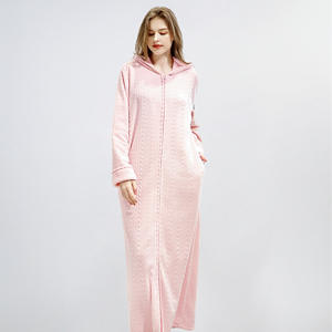 Vente en gros d'usine/OEM Automne Hiver <span class=keywords><strong>Peignoir</strong></span> Chemise de nuit à fermeture éclair Capuche Taille élastique Longue Flanelle Épaissie Pyjamas Style Couple - Product Image 6