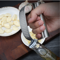 Knoflookpers van roestvrij staal, handmatige knoflook- en gemberhakker