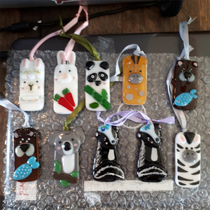 เครื่องประดับแก้วสุนัขจิ้งจอกแบบหลอมขนาด6.7x3.5ซม. ตัวจับแสงอาทิตย์ทำด้วยมือแก้วสีตกแบบสั่งทำสำหรับเป็นของขวัญคริสต์มาส - Product Image 4