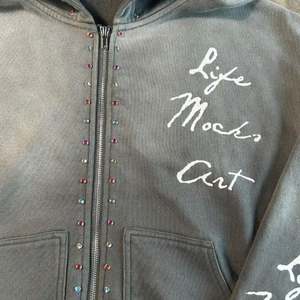 Personalizada de los hombres de 500gsm doble capucha de color Rhinestone negro Sprey lavado de gran tamaño Zip Hoodie Sun Faded Crystal Hoodie - Product Image 4