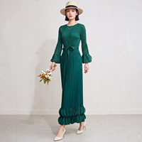 Vente directe en gros de la source : Robe plissée élégante pour femme avec ceintures, ourlet à appliques, coupe trapèze, pour l'automne et les vacances