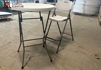 Chaise pliante haute en plastique avec structure métallique, portable, empilable, résistante à l'eau, pour événements extérieurs, banquets et repas en plein air
