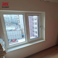 Ventana Abatible de Aluminio con Diseño de Puente Roto Insonorizado, Estilo Postmoderno y Vidrio Templado Personalizado