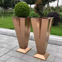 Grosir Pot pohon taman persegi panjang aluminium besar kustom kotak logam luar ruangan Pot bunga gantung Kit dirancang dengan indah