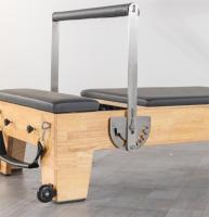Reformer de Pilates pliable, finition grain de bois, double ressorts et cordes, gain de place, machine d'entraînement corporel complet à faible impact pour la maison