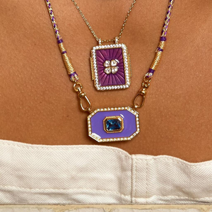 Женское колье с геометрическим кулоном - Product Image 3