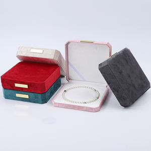 Ingrosso di fascia alta per confezione di gioielli di alta qualità con scatola di gioielli Custom stile ottagonale grande in velluto rosso Set di gioielli con logo - Product Image 3