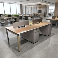 Poste de travail modulaire moderne en bois pour coworking 2 places Bureau en bois pour le personnel scolaire pour la modularité et le confort