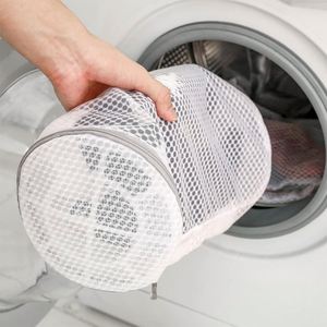 Sac de lavage pour chaussures en maille blanche avec fermeture éclair, réutilisable pour le lavage en machine - Product Image 6