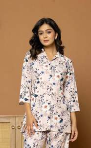 Conjunto de Ropa Moderna de Última Moda, Conjunto de Ropa de Diseño Actual, Conjunto de Ropa Femenina Premium en Oferta por Exportador - Product Image 3