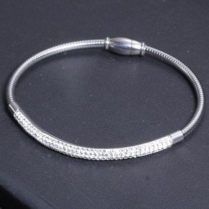 Bracelet en acier inoxydable avec chaîne serpent et strass, fermeture magnétique, pour femme, bijoux cadeau - Product Image 2