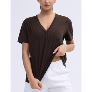 FOXA T-shirt de sport à manches courtes et col en V pour femme, coupe ample, respirant, haut de yoga - Product Image 3
