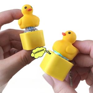 Hot-bán ít màu vàng vịt âm thanh Keychain Mặt dây chuyền đồ chơi phim hoạt hình xuyên biên giới điện tử căng thẳng cứu trợ nút nhựa mô hình - Product Image 5