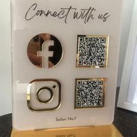 Letrero Acrílico Personalizado para Mesa de Negocio con Código QR Dorado para Redes Sociales, Placa para Facebook e Instagram