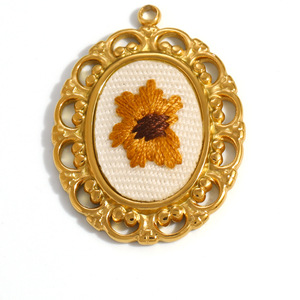 SUMMLY Ciondoli Vintage a Forma di <span class=keywords><strong>Cuore</strong></span> Ovale con Fiori, Placcati in <span class=keywords><strong>Oro</strong></span> 18K, Charm in Acciaio Inossidabile, Gioielli alla Moda - Product Image 6