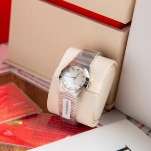 Montre pour femme au design original 2025, bracelet en acier inoxydable, étanche, sport, logo personnalisé - Product Image 4