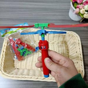 Jouet tournant à cordon, fée volante manuelle, jouet à tirer, soucoupe volante, moulin à vent, jouet pour enfants à un yuan - Product Image 2