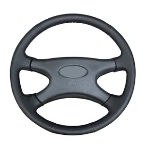Оптовая продажа, сшитая вручную черная искусственная кожа, чехол на руль автомобиля для Lada Niva 2006-2017 2107 1997-2012