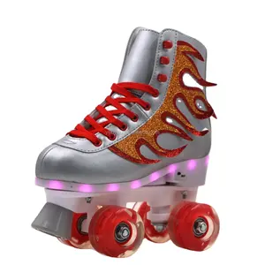 Concha de pvc para casais, feita à fábrica com quatro rodas e patins fixáveis em sapatos de skate de alta qualidade, vermelho, azul