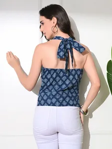 Royal Indigo Top Elegante Azul Kantha Base Algodón Bloque de mano Impreso con cuello en V Botón de verano Longitud corta con atractivo de fusión étnica - Product Image 3